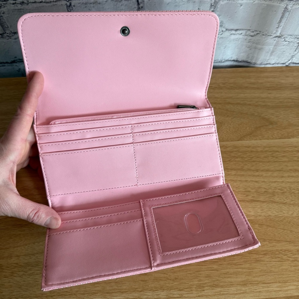 Pink Wallet - Picture 4 of 6